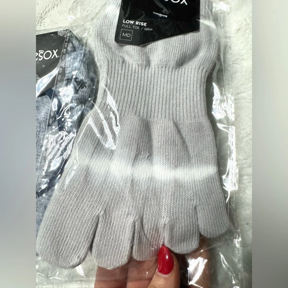 NWT- ToeSox Woman’s Ballerina & Low Rise   Blue and Gray Grip Toe Sock Bundle